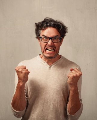 Öfkeli İnsanlar Kendilerini Olduklarından Zeki Sanıyorlar