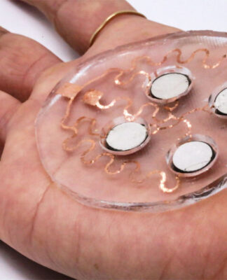 Giyilebilir bant, ilaçları acısız bir şekilde deri yoluyla iletebilir